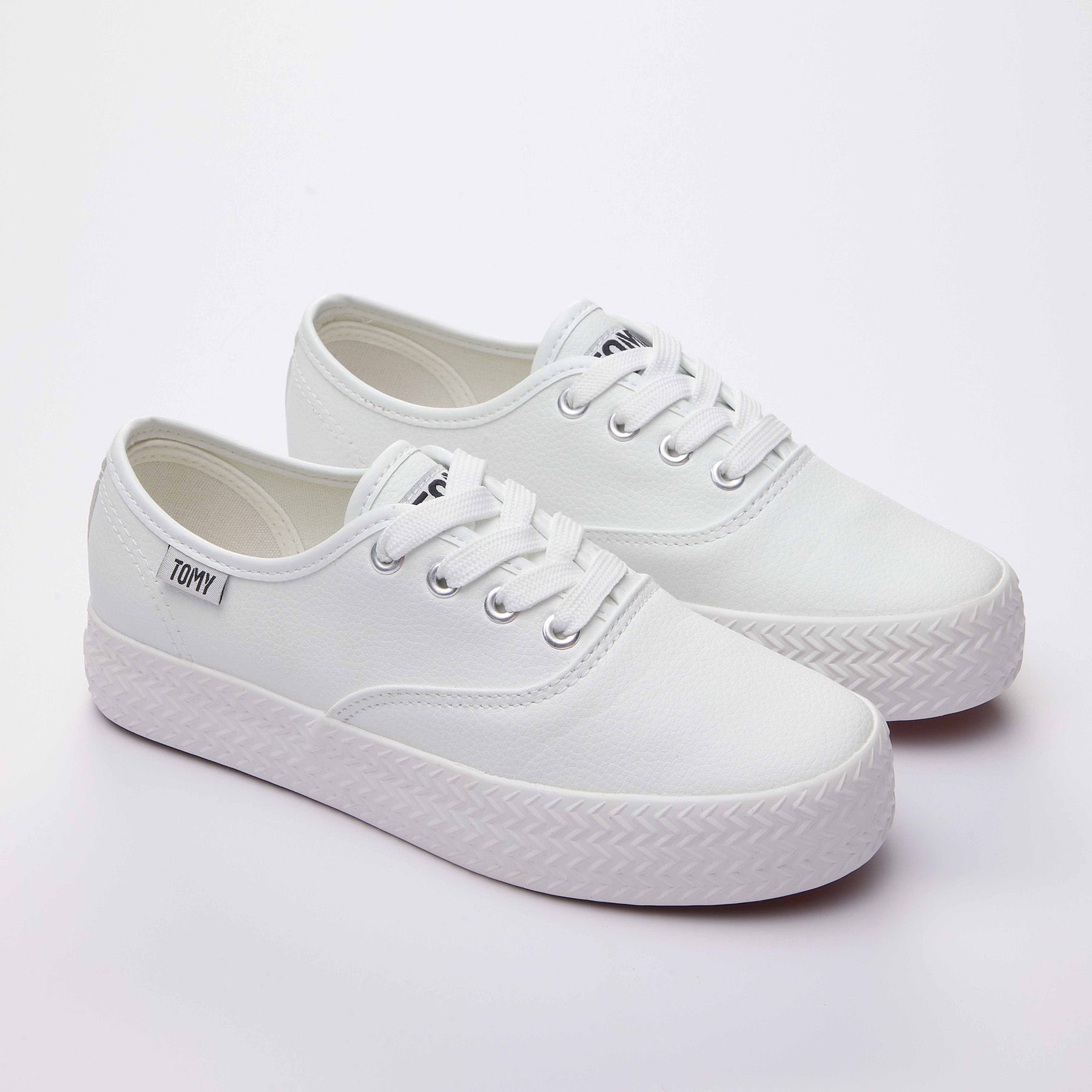 Tomy Esme - White
